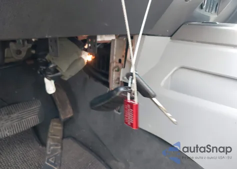 2004 Nissan Titan Le z USA, uszkodzony, nr VIN 1N6AA07B04N561832